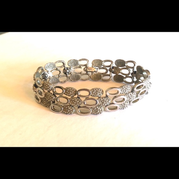 Vintage Silver Textured Trifari Silver Bracelet - Picture 5 of 5
